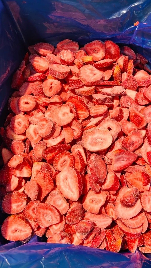 IQF Sliced Strawberries
